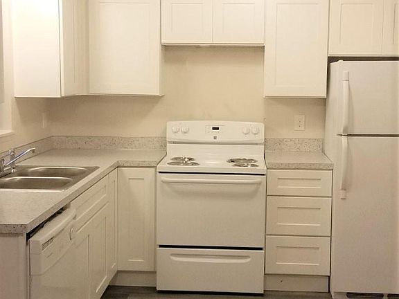 5th image of 15416 74th Ave E #B