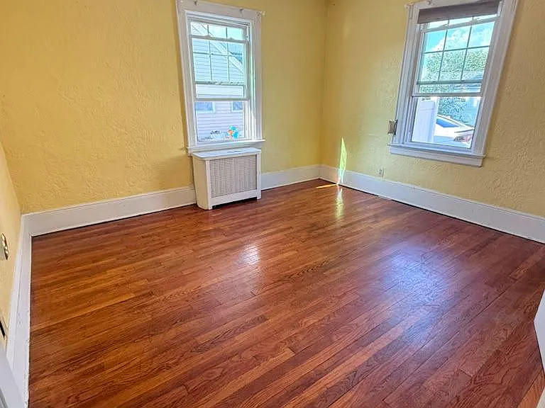 8 Herman Ave — Photo 3