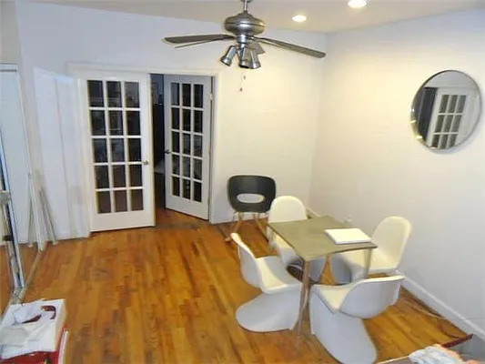 Rented by Bank Neary | media 35