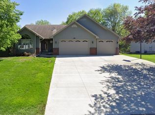 2134 63rd St E, Inver Grove Heights, MN 55077