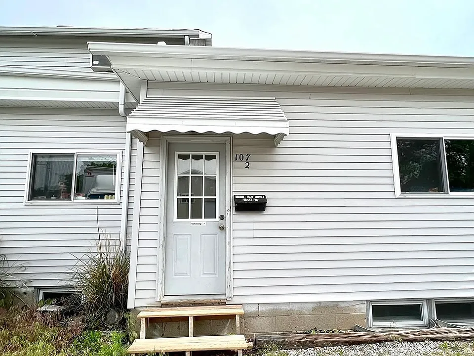 107 S Albert St #2