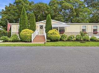 37 Hubbard Ave, Riverhead, NY 11901