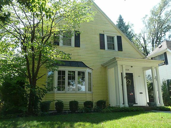 3rd image of 1018 E Oakside St