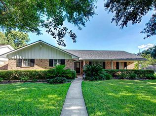 1202 Frances Dr, Rosenberg, TX 77471