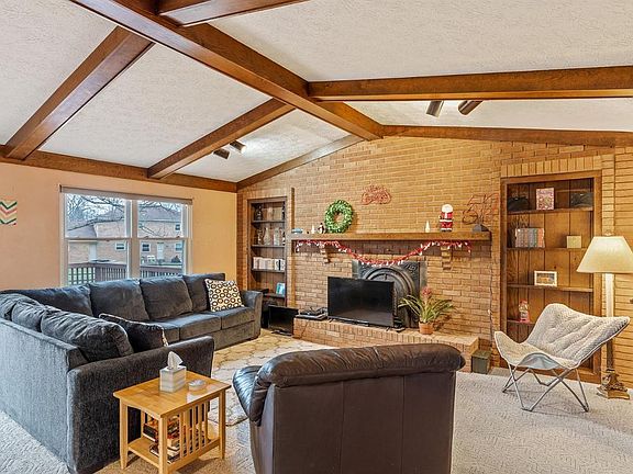 3rd image of 7427 Chinook Dr