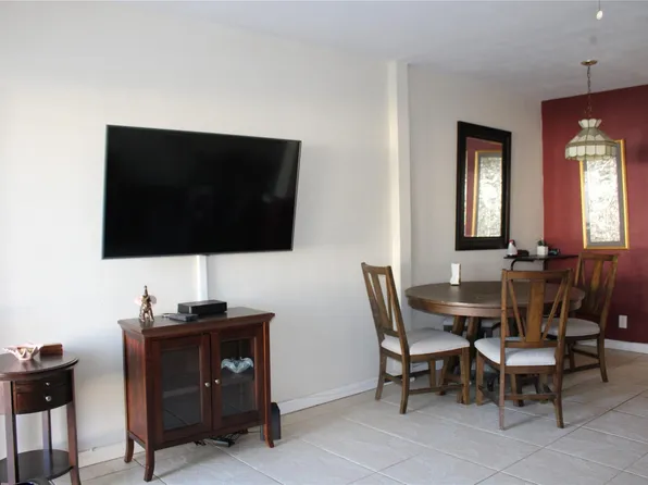 900 SW 11th Avenue #5C, Hallandale Beach, FL 33009