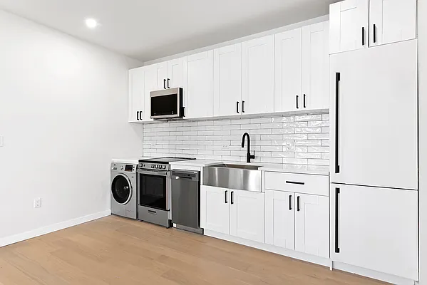 Rented by Fountain Realty Group | media 6