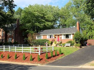 7049 Bradley Cir, Annandale, VA 22003