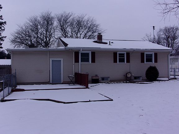 2nd image of 206 Pioneer Ave