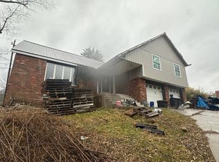 1112 Village Way, Fairmont, WV 26554