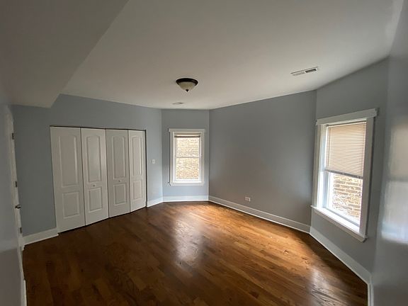 5th image of 5813 W Melrose St #1