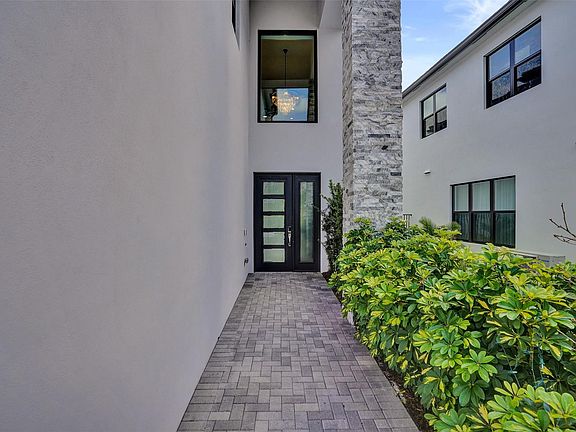 4th image of 20044 Hirono Lane