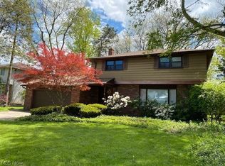 5452 Harleston Dr, Lyndhurst, OH 44124