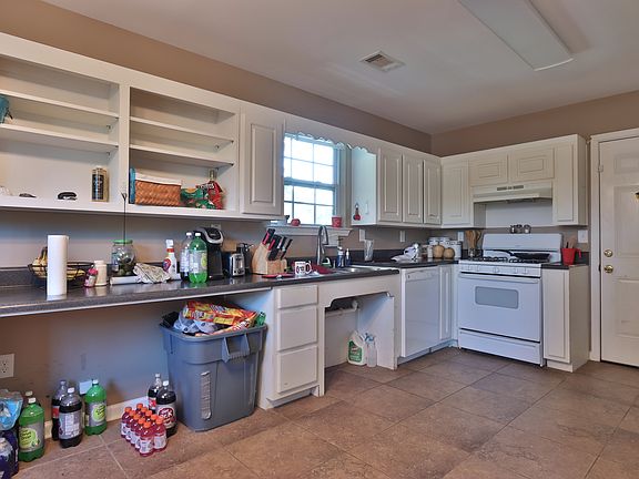 5th image of 3000 Country Farms Dr