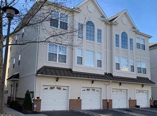 2124 Verona Dr, Philadelphia, PA 19145