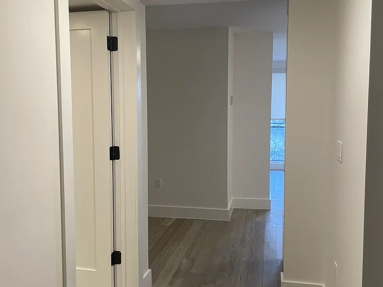 2218 Ocean Ave — Photo 2