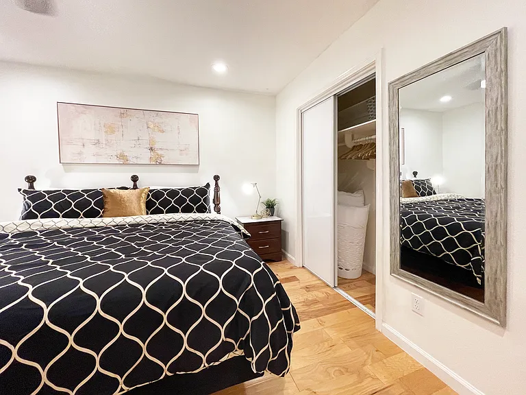 1126 Melrose Dr — Photo 15