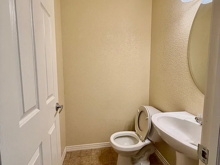 9404 Ashbury Cir #103 — Photo 5