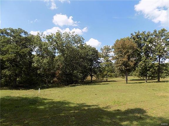 2nd image of 696-698 Diekroeger Ln