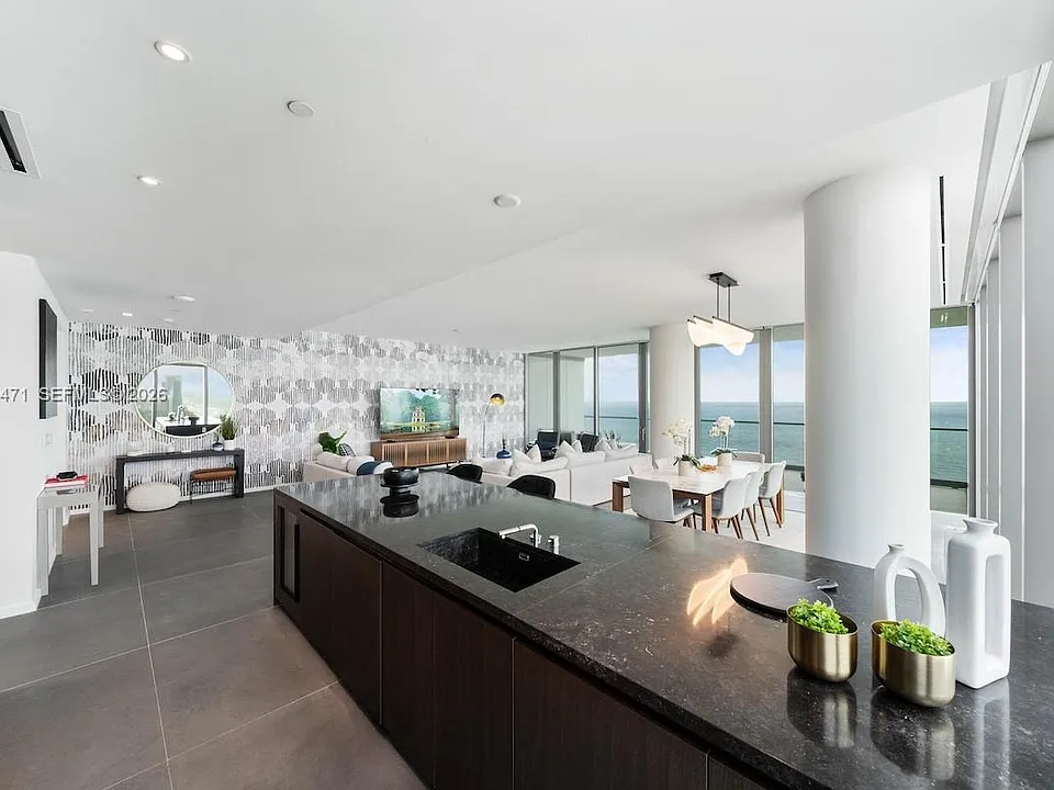 2000 S Ocean Dr #31B
