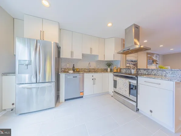 1804 9th St S, Arlington, VA 22204