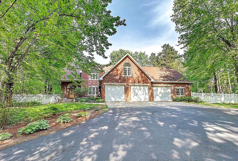 1st image of 616 Bucks Ln