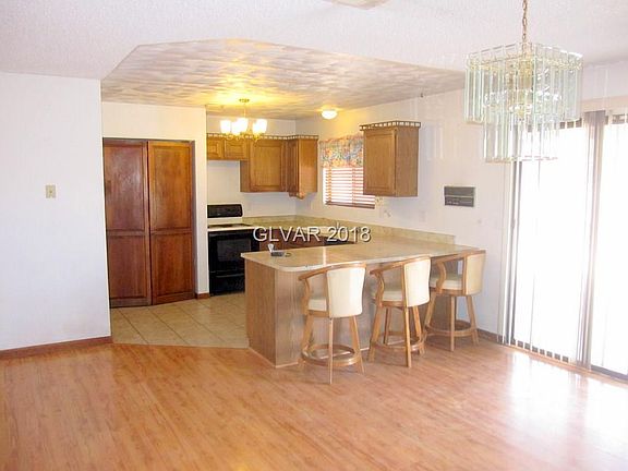 4th image of 4872 E Cincinnati Ave