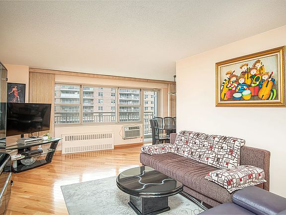 3rd image of 440 Neptune Ave APT 15D