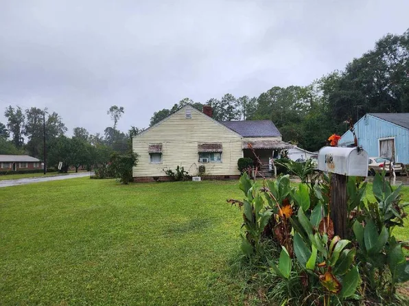 402/404 Lucille Ave, Nashville, GA 31639