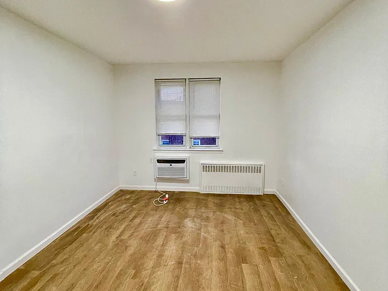 8642 26th Ave #3 — Photo 4