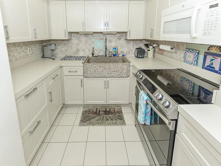 176 Helios Dr #308 — Photo 31