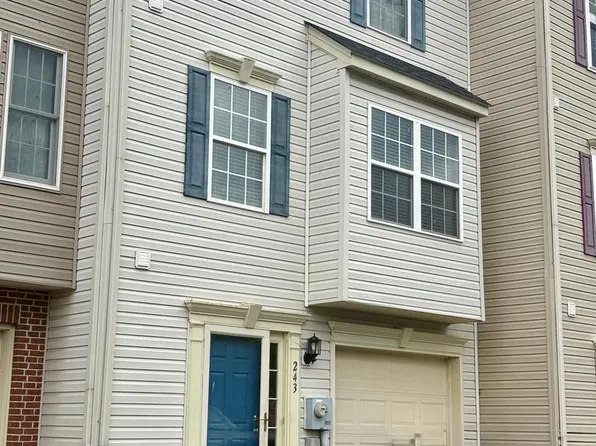 243 Country Ridge Dr, Red Lion, PA 17356