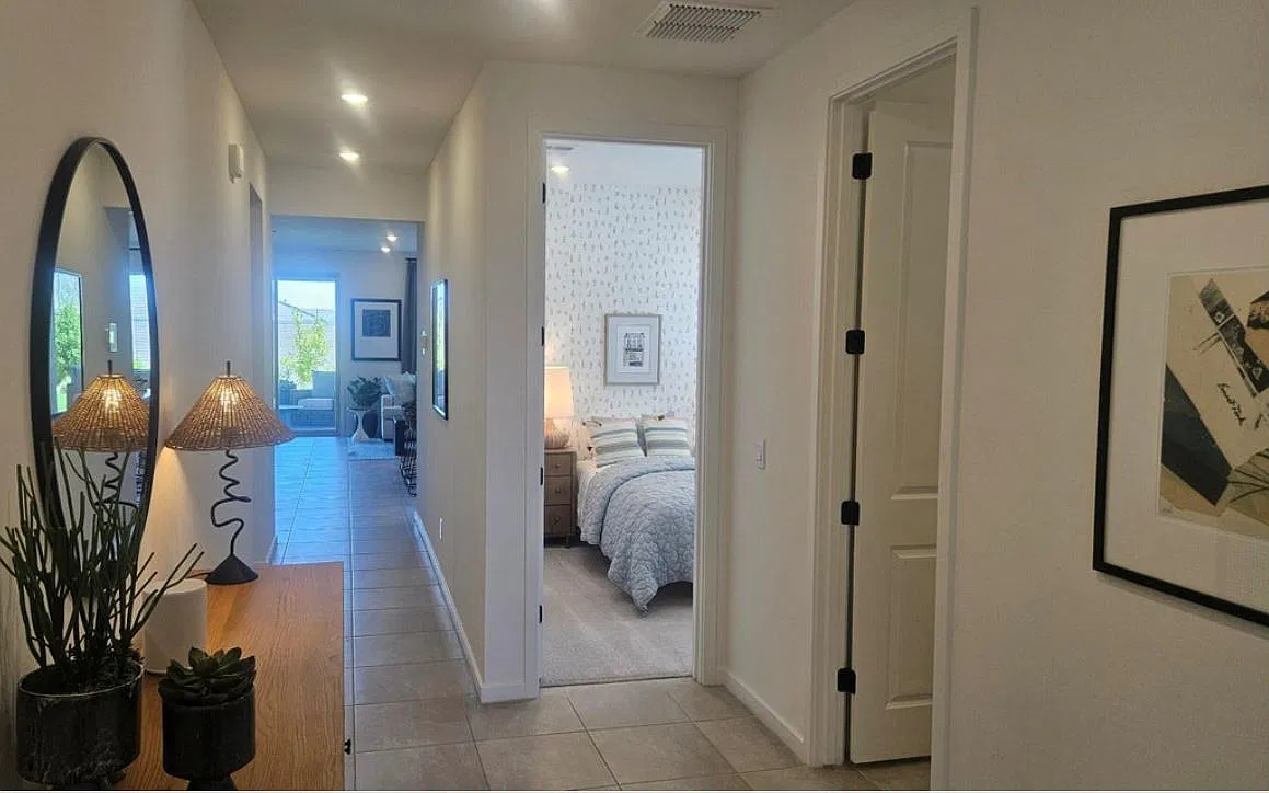 3 bed, 1448 sqft, $2,450 — Photo 2