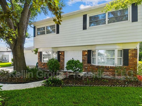 3rd image of 4622 Bay Crest Dr