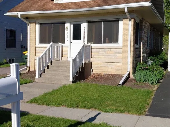 207 West, Wonewoc, WI 53968