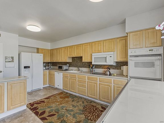 4th image of 2620 2nd Ave Unit 7A