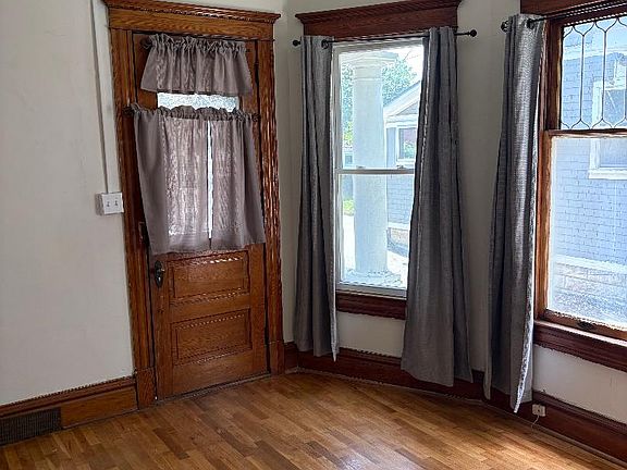 5th image of 618 Union St #2