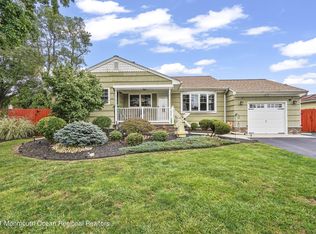 15 Lakeland Dr, Port Monmouth, NJ 07758
