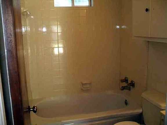 4th image of 813 W Bennett Dr