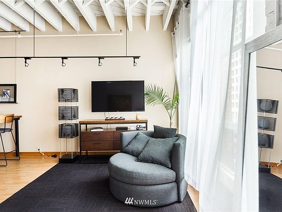 5th image of 1120 Cliff Ave APT 411