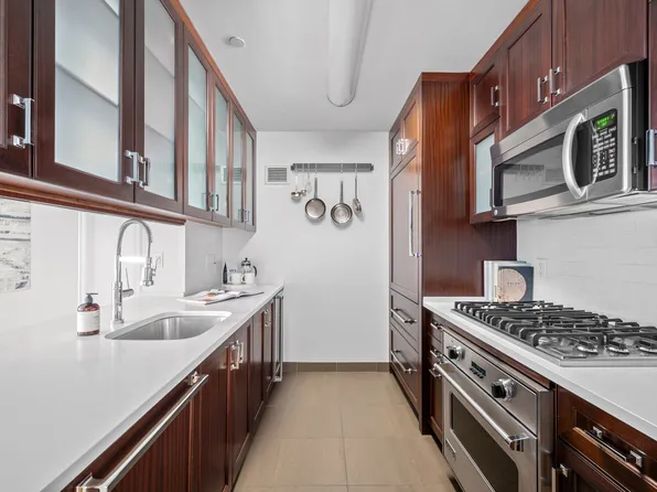 205 West 76th Street image 3 of 10