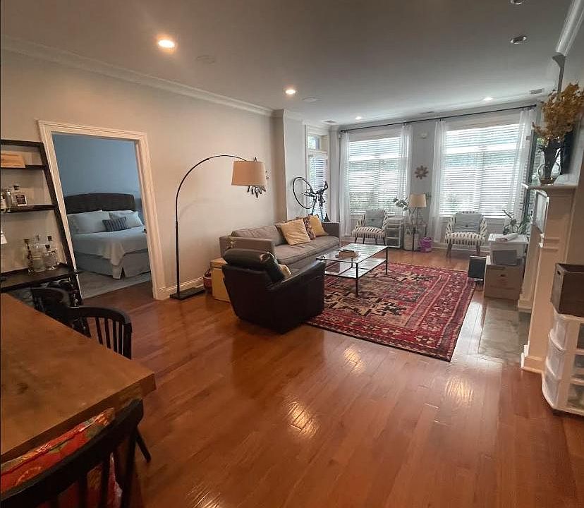 1st image of 2757 N Lincoln Ave APT 302