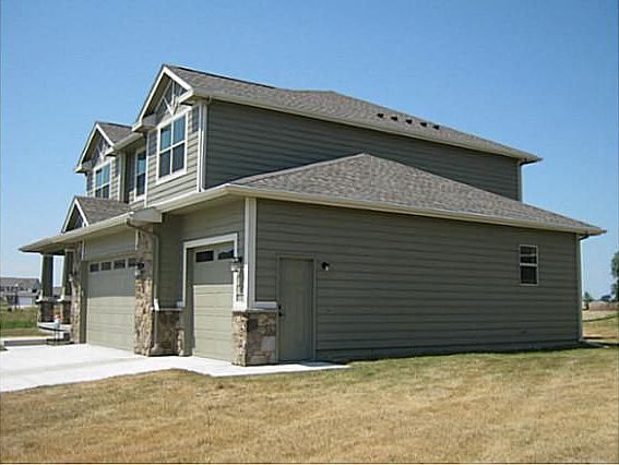 3rd image of 404 NE 51st Ct