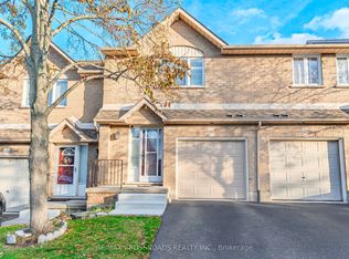 1889 Upper Wentworth St #41, Hamilton, ON L9B2T8