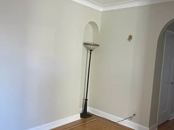 83-44 Lefferts Boulevard image 7 of 12