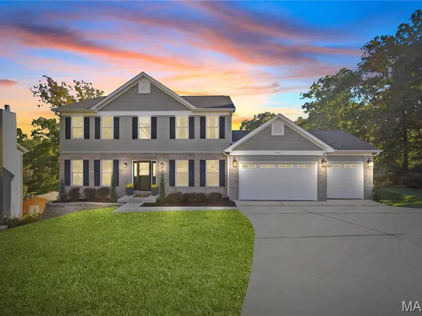 5947 Summerhedge Pl, Saint Louis, MO 63128