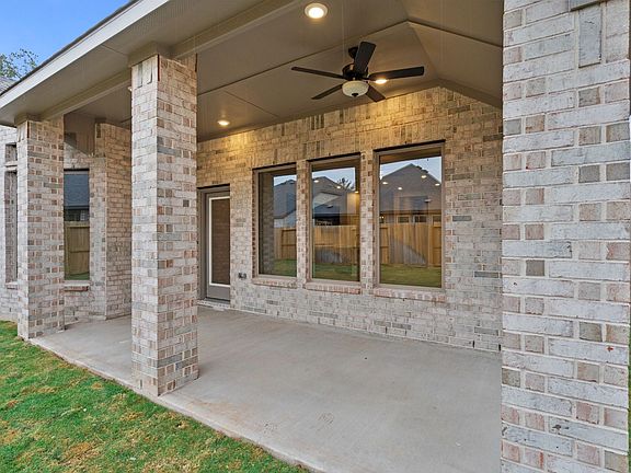 3rd image of 9519 Sierra Crest Ln
