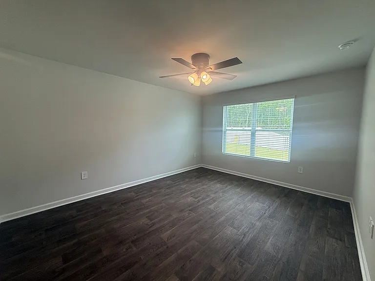 339 Elizabeth Dr — Photo 14