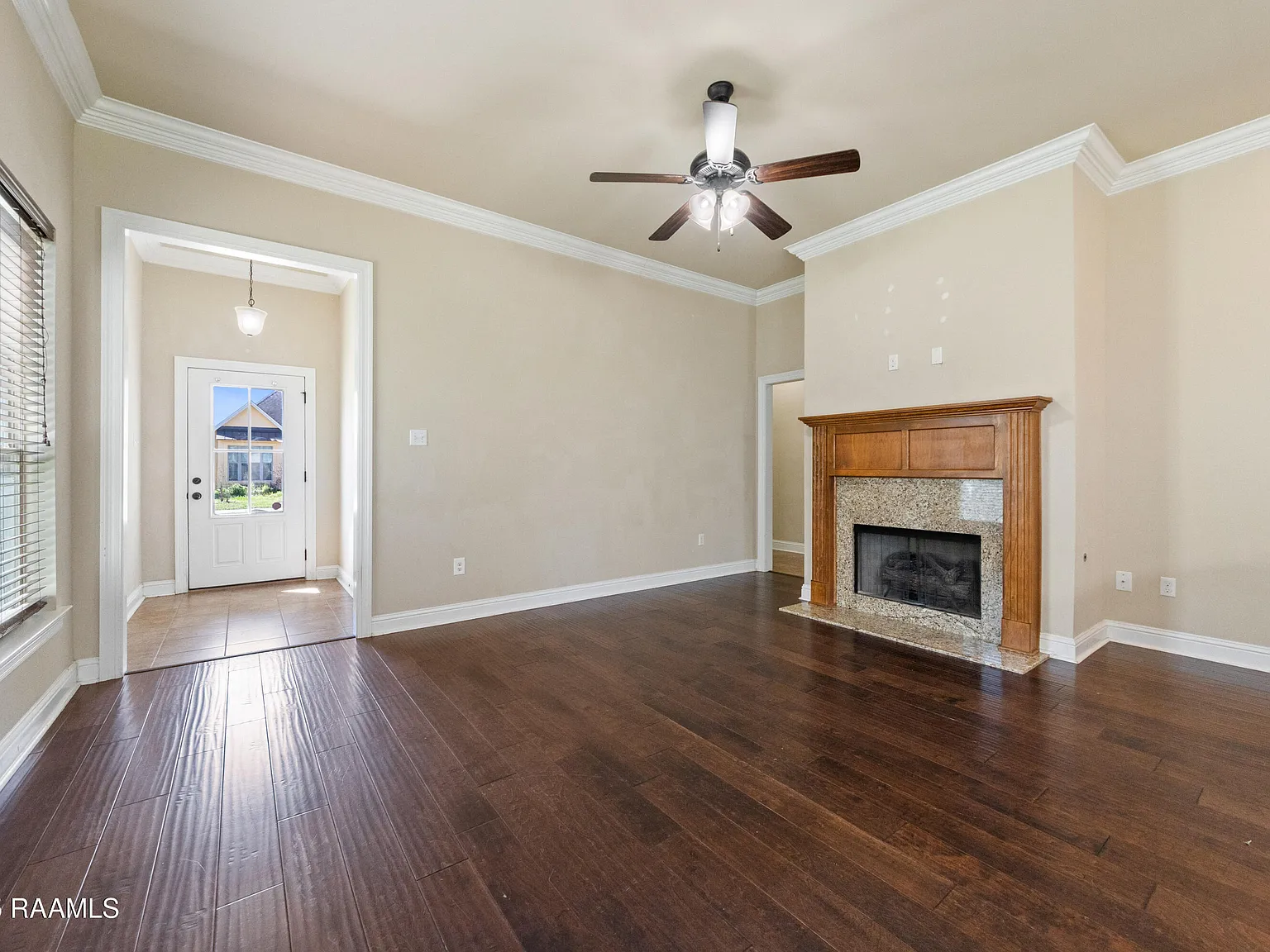 3 bed, 1729 sqft, $1,900 — Photo 3