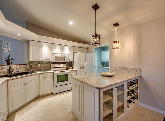 4th image of 27521 Pinecrest Ln